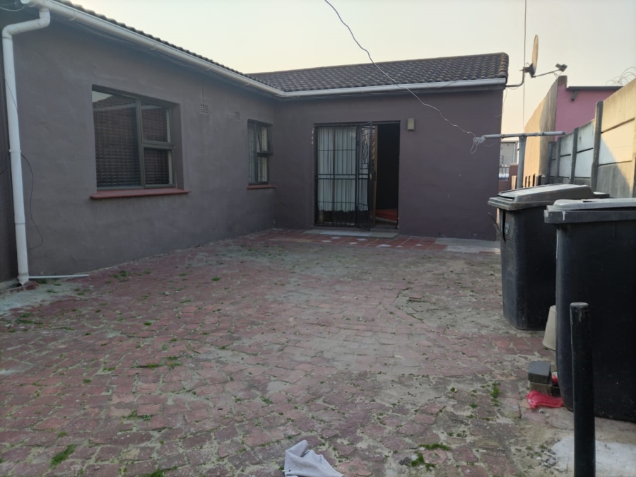 3 Bedroom Property for Sale in Khaya Western Cape